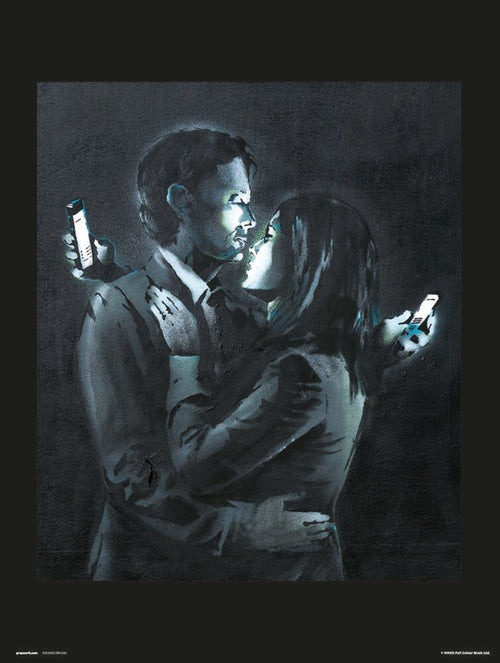 Grupo Erik Brandalised Mobile Phone Lovers Close Affiche Art 30X40cm | Yourdecoration.fr
