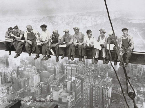 Charles Ebbets Eating above Manhattan affiche art 80x60cm | Yourdecoration.fr