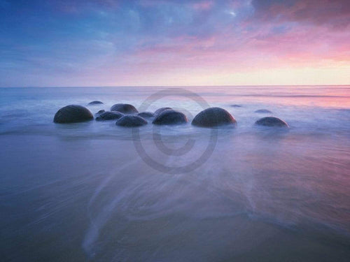 Popp Hackner Moeraki Boulders affiche art 80x60cm | Yourdecoration.fr