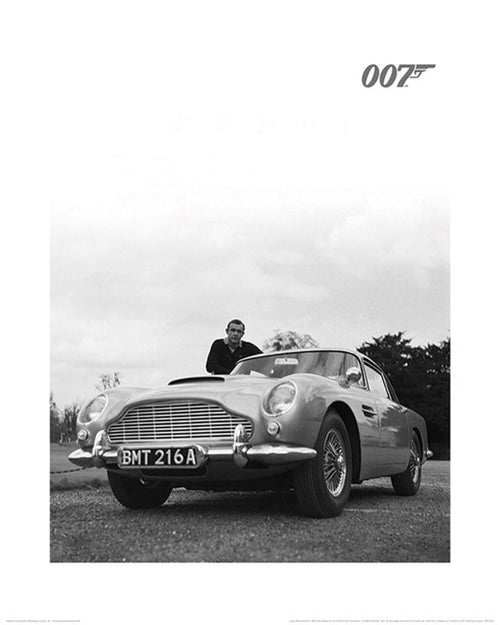 Pyramid James Bond Connery Black and White affiche art 40x50cm | Yourdecoration.fr