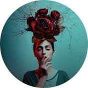 Wizard+Genius Flowers in her Hair Papier Peint Intissé 140x140cm rond | Yourdecoration.fr
