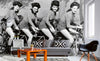 Dimex Women on Bicycle Papier Peint 375x250cm 5 bandes ambiance | Yourdecoration.fr